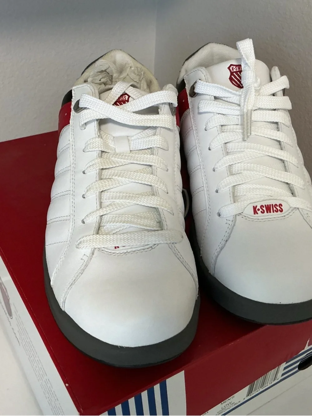 K-Swiss Men's White Sneakers with Red & Blue Accents Sz 9.5 - Picture 5 of 6